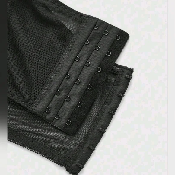 Elegant Black and Gold Embroidered Bustier - Picture 3 of 5